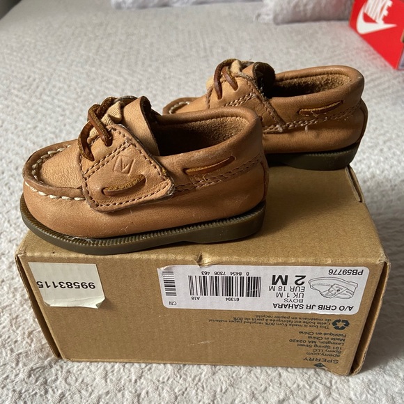 Baby shoes - Picture 1 of 3